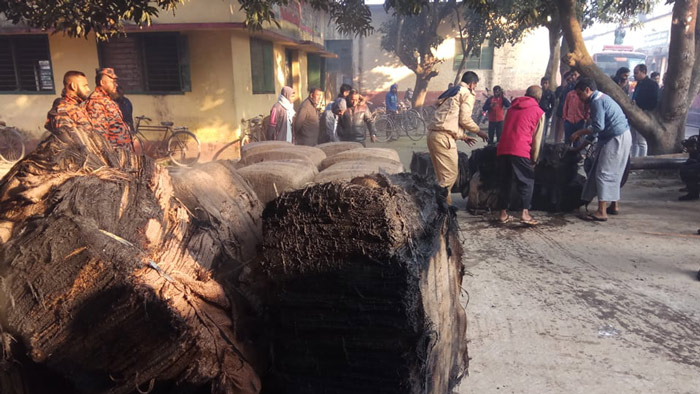 সিরাজগঞ্জে জাতীয় জুট মিলে অগ্নিকাণ্ড