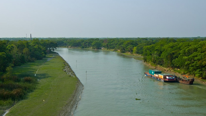 হুমকিতে দেশের একমাত্র কৃত্রিম আন্তর্জাতিক নৌ পথ