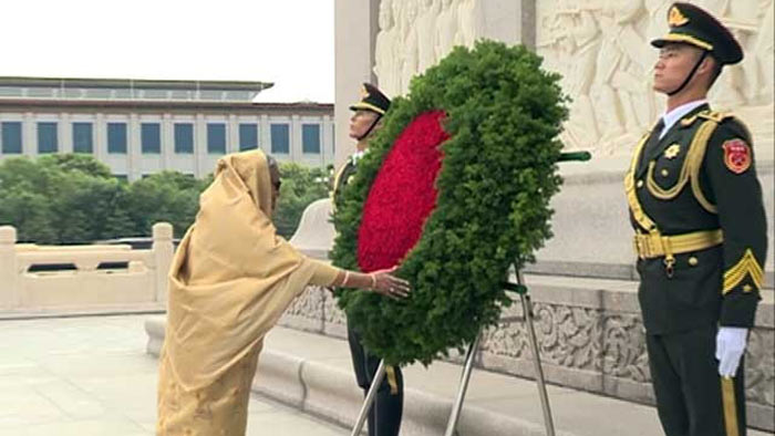চীনের জাতীয় বীরদের প্রতি প্রধানমন্ত্রীর শ্রদ্ধা নিবেদন