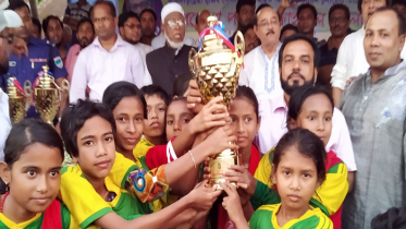 বাগেরহাটে বঙ্গবন্ধু ও বঙ্গমাতা ফুটবল খেলার ফাইনাল অনুষ্ঠিত