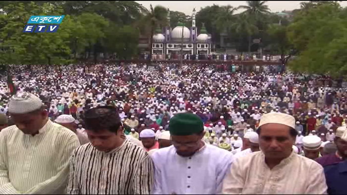 আনন্দ উচ্ছ্বাসে সারাদেশে উদযাপিত হচ্ছে পবিত্র ঈদুল ফিতর (ভিডিও)