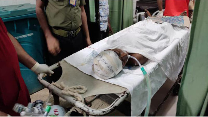 আইসিইউতে কিশোর শাহীন