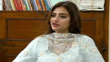 নুসরাতকে নিয়ে কেন এতো বিতর্ক?