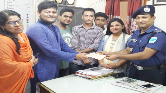 রাজবাড়ীতে বাল্য বিয়ের তথ্য দিয়ে দু’জন পুরস্কৃত