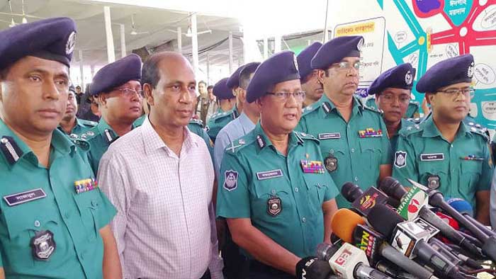 জাতীয় ঈদগাহে তিন দফা তল্লাশির পর প্রবেশ: ডিএমপি কমিশনার