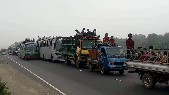 ঢাকা-টাঙ্গাইল সড়কে ৪৫ কিলোমিটার যানজট