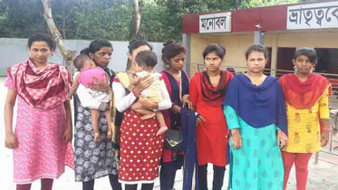 ভারতে পাচার হওয়া ৮ তরুণী ও ২ শিশুকে বেনাপোলে হস্তান্তর