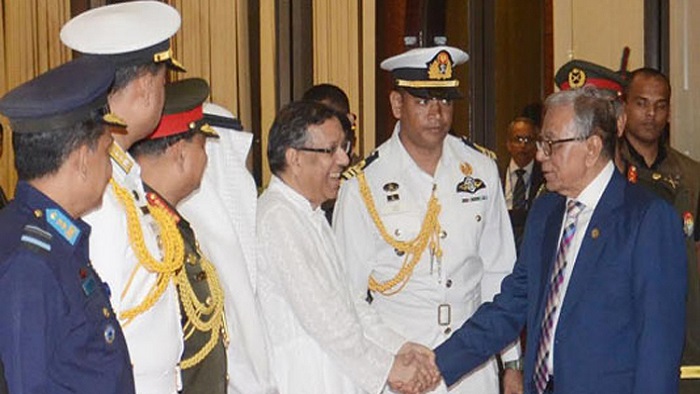 দেশে ফিরেছেন রাষ্ট্রপতি
