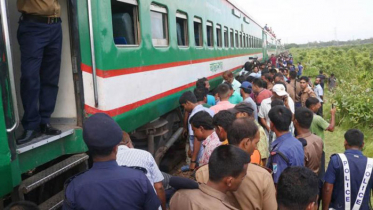 সচল হলো লাইনচ্যুত সুন্দরবন এক্সপ্রেস