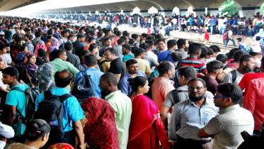 ঈদযাত্রা: ৮ থেকে ১২ ঘণ্টা দেরিতে ছাড়ছে ট্রেন