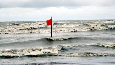 সমুদ্রবন্দরে ৩ নম্বর সতর্কতা সংকেত
