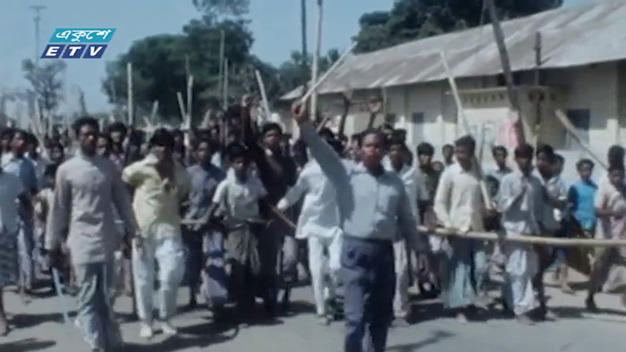 ভুট্টো আসার খবরে আরো বিক্ষুব্ধ হয়ে ওঠে জনতা (ভিডিও)