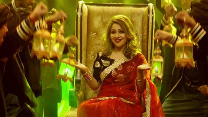 ভিন্নরূপে পর্দায় আঁখি আলমগীর