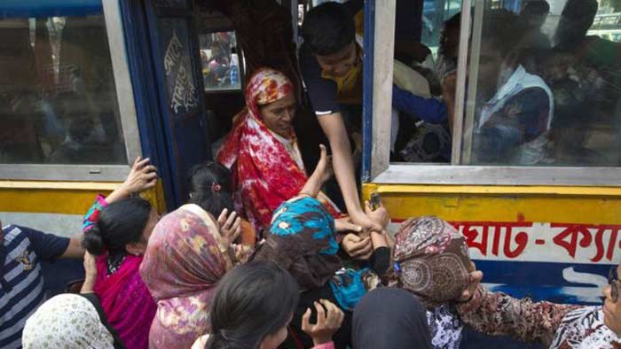 যে কারণে বাস ড্রাইভাররা এত বেপরোয়া