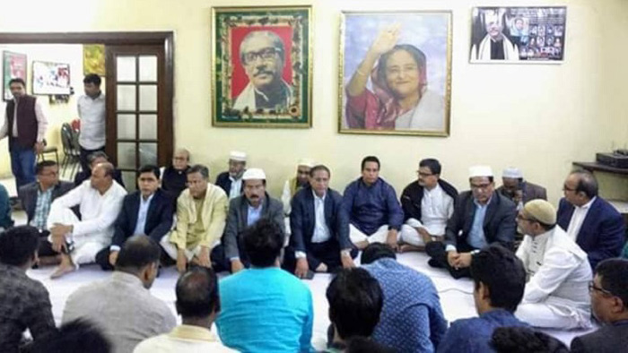 ওবায়দুল কাদেরের সুস্থতা কামনায় আ’লীগ কার্যালয়ে দোয়া মাহফিল
