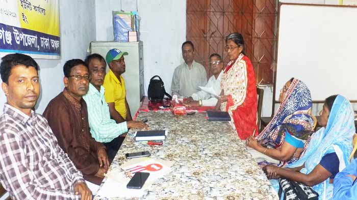 নবাবগঞ্জে প্রবীণ ও প্রতিবন্ধীদের সহায়তায় মতবিনিময়