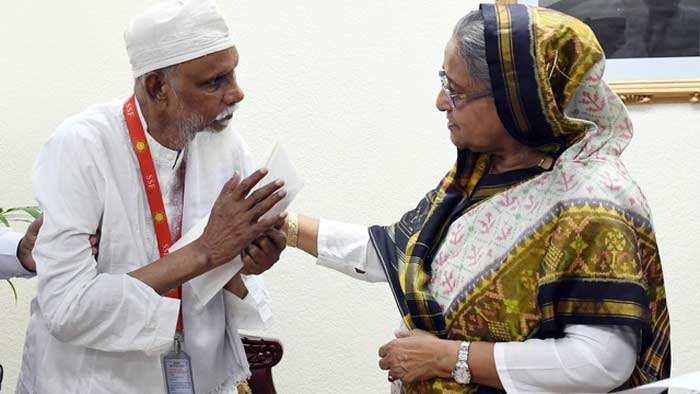 দশ পরিবারকে দুই কোটি টাকার আর্থিক সহায়তা প্রধানমন্ত্রীর