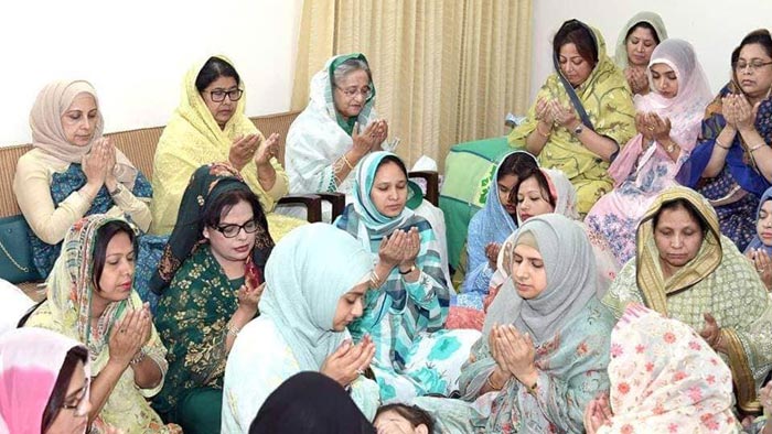 দাদার মিলাদ ও দোয়া মাহফিলে প্রধানমন্ত্রীর যোগদান