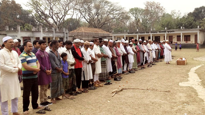 গ্রামের বাড়িতে সমাহিত ভাওয়াইয়া শিল্পী রাজা