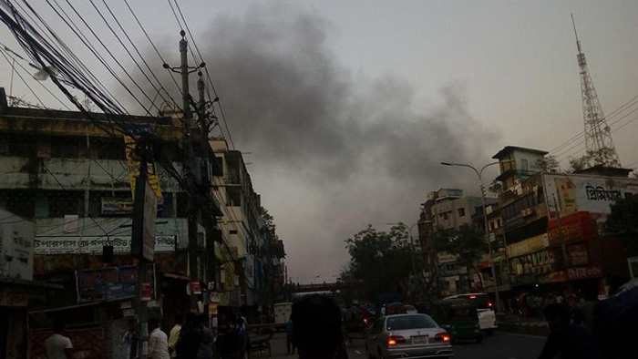 রামপুরায় আগুন নিয়ন্ত্রণে: পুড়ে গেছে ২ মোটরসাইকেল