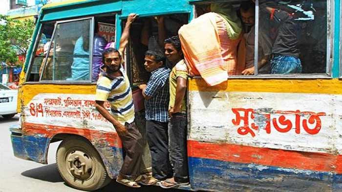 সুপ্রভাত বাসের চালকের সহকারী গ্রেফতার