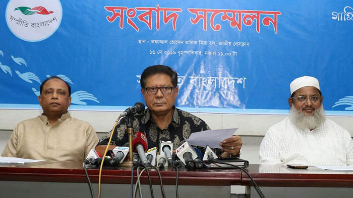 জঙ্গি শনাক্তকরণ বিজ্ঞাপন নিয়ে যা বললেন পীযূষ বন্দ্যোপাধ্যয়