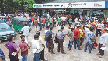 নতুন আইনে সতর্ক চালকরা