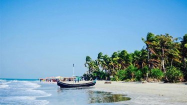 স্বচ্ছ জলরাশির মাঝে সাগরের ঘর