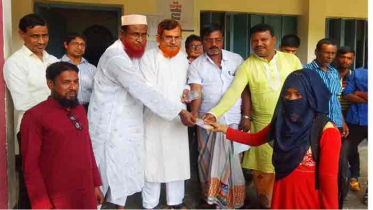 এসএসসির ফরম পূরণে ১৩ শিক্ষার্থীকে সহায়তা দিল একুশে ফোরাম 