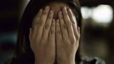 মায়ের লাশ রেখে পরীক্ষা দিতে গেল মাদরাসা ছাত্রী