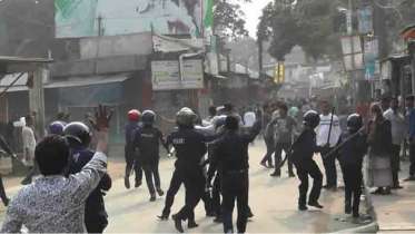 কুড়িগ্রামে সম্মেলনকে কেন্দ্র করে সংঘর্ষে পুলিশসহ আহত ১১