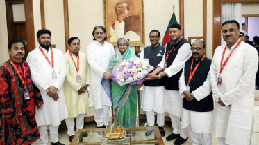 প্রধানমন্ত্রীকে শুভেচ্ছা জানালেন যুবলীগের নবনির্বাচিতরা