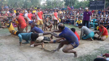 ঠাকুরগাঁওয়ে হাডুডুতে বড়গাঁও চামেশ্বরী চৌধুরী হাট দল চ্যাম্পিয়ন 