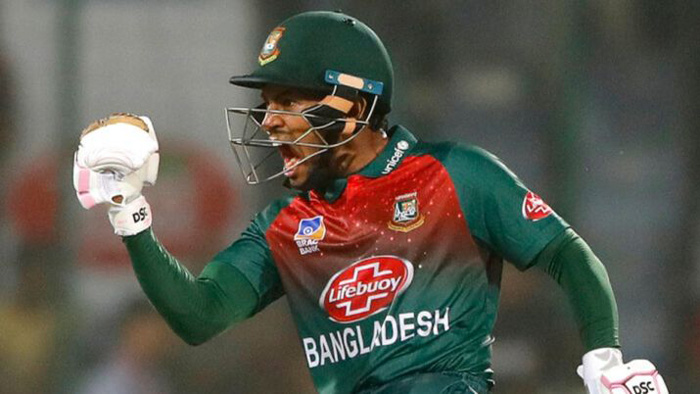 অপরাজিত ৬০ রানের দুর্দান্ত এক ইনিংস খেলার পর জয় নিশ্চিতের মুহূর্তে মুশফিকুর রহিম অপরাজিত ৬০ রানের দুর্দান্ত এক ইনিংস খেলার পর জয় নিশ্চিতের মুহূর্তে মুশফিকুর রহিম