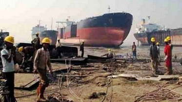 চট্টগ্রামে জাহাজ ভাঙা কারখানায় দুই শ্রমিকের প্রাণহানি