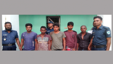 ধামরাইয়ে ৫ ডাকাত আটক, দেশীয় অস্ত্র উদ্ধার