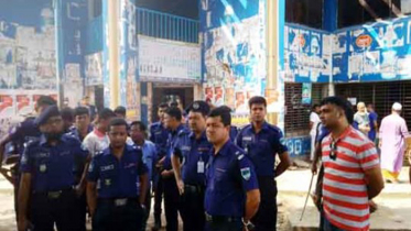 সাতক্ষীরায় টার্মিনাল দখল নিয়ে দু’পক্ষের সংঘর্ষে আহত ৫ সাতক্ষীরায় টার্মিনাল দখল নিয়ে দু’পক্ষের সংঘর্ষে আহত ৫