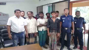 নিষেধাজ্ঞা অমান্য করে ইলিশ ধরার দায়ে ১০ জেলেকে জরিমানা