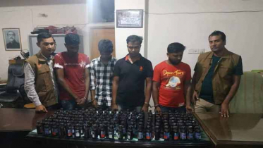 আশুলিয়ায় ফেনসিডিলসহ ৪ মাদক ব্যবসায়ী আটক আশুলিয়ায় ফেনসিডিলসহ ৪ মাদক ব্যবসায়ী আটক