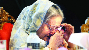 অশ্রুসিক্ত প্রধানমন্ত্রী