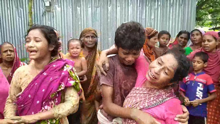 নিহতের স্বজনের আহাজারি