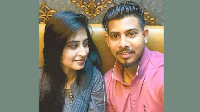 নববধূর সঙ্গে ক্রিকেটার মোসাদ্দেক নববধূর সঙ্গে ক্রিকেটার মোসাদ্দেক