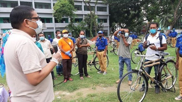 সাইকেল প্রদান অনুষ্ঠানে বক্তব্য রাখছেন আইসিটি প্রতিমন্ত্রী জুনাইদ আহমেদ পলক- একুশে টেলিভিশন