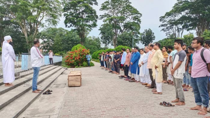 রাজশাহী বিশ্ববিদ্যালয়ের কেন্দ্রীয় মসজিদ প্রাঙ্গণে রিক্তার জানাজা