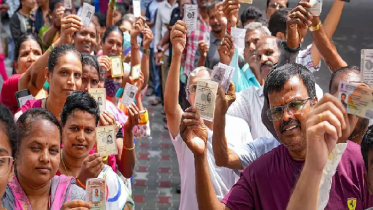 কর্ণাটকে কংগ্রেস, বিজেপির হার স্বীকার