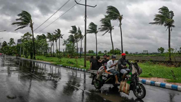 দুপুরের মধ্যে ৬০ কিমি বেগে ঝড়ের আভাস