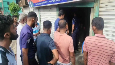 ‘আব্বারে পার্টি অফিসে শাটার ফালাইয়া পিটাইছে’