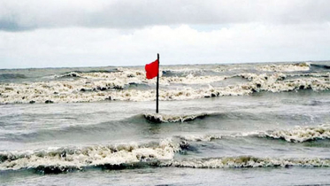 সুস্পষ্ট লঘুচাপ, সমুদ্রবন্দরে ৩ নম্বর সতর্ক সংকেত জারি