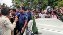 সিলেটে দুই উপদেষ্টার গাড়ি আটকে ‘ভুয়া ভুয়া’ স্লোগান