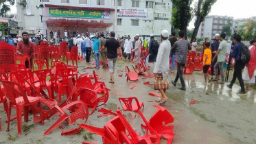 ‘জয় বাংলা’ স্লোগান দিয়ে গোপালগঞ্জে এনসিপির সমাবেশ মঞ্চে হামলা, ককটেল বিস্ফোরণ